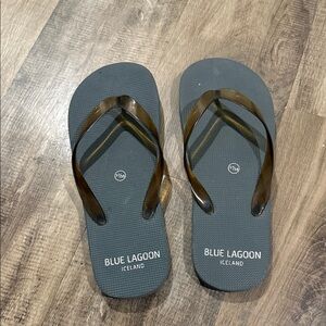 Blue lagoon flip flops